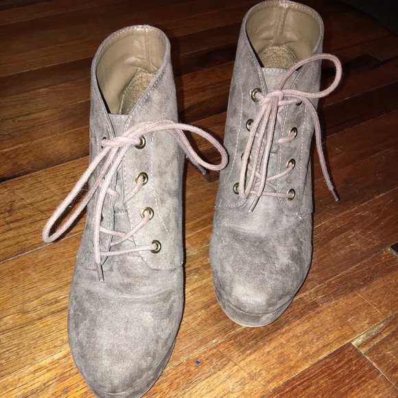 Heels - Picture 2 of 3